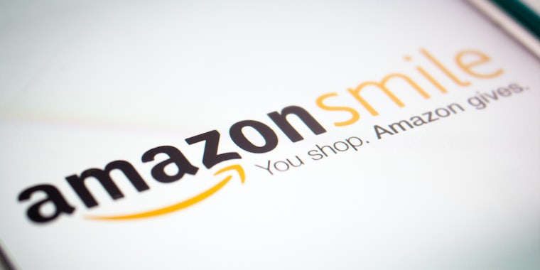 Amazon утверждает, что 400 миллионов долларов, пожертвованных пользователями Amazon Smiles, не оказали существенного влияния, что вызвало негативную реакцию 