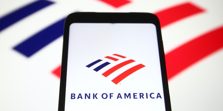 Почему пользователи Bank of America проснулись с отрицательным балансом на своих счетах 
