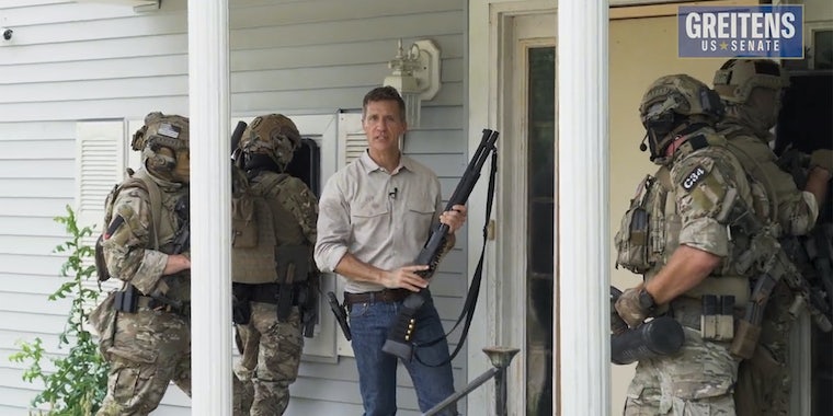 «Сегодня мы идем на охоту на РИНО»: реклама кандидата от Республиканской партии призывает людей охотиться на республиканцев 